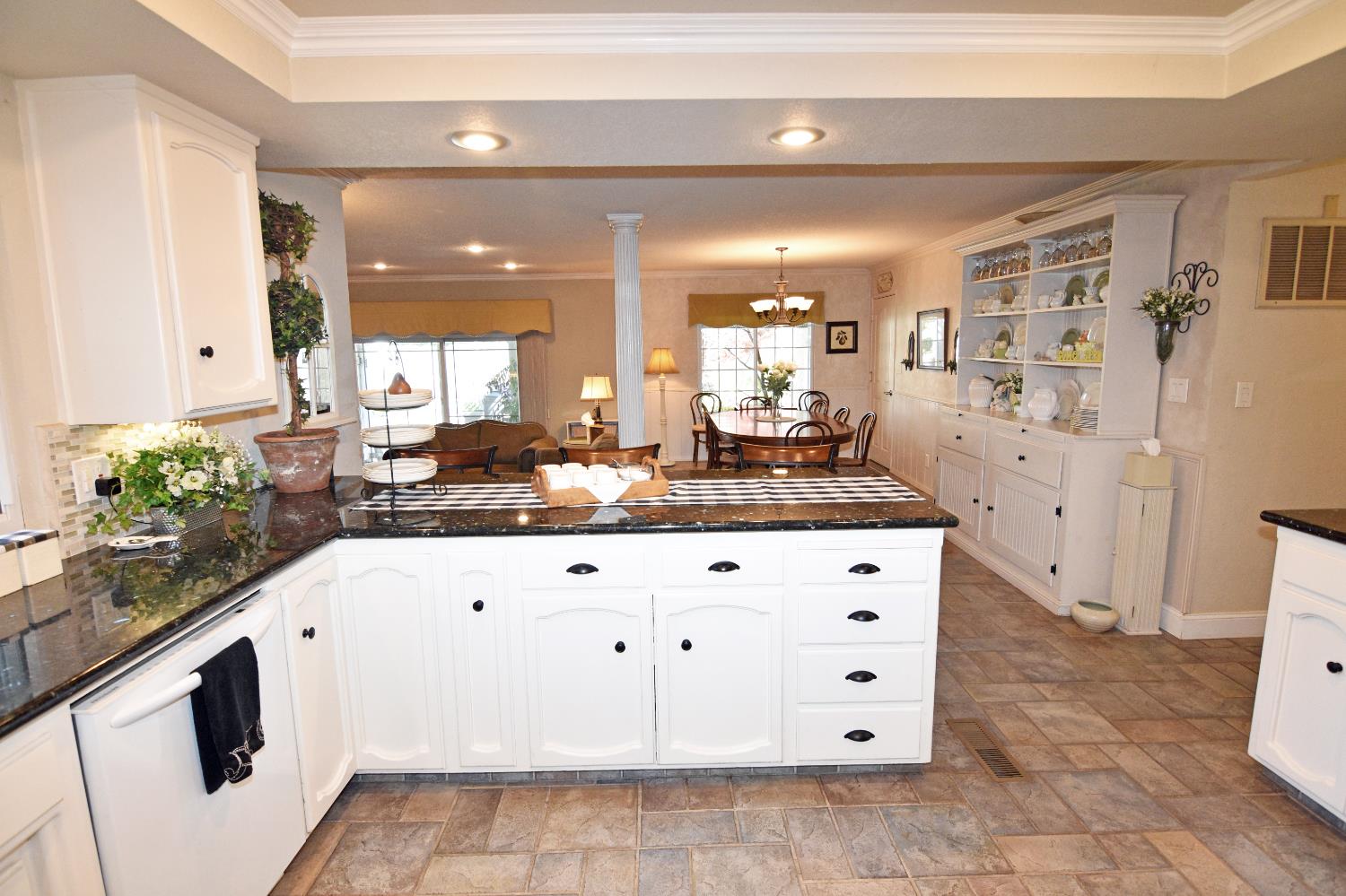 1701 Sylvia Ct, Turlock, CA 95382