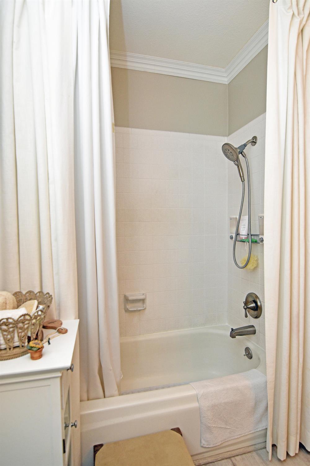 1701 Sylvia Ct, Turlock, CA 95382