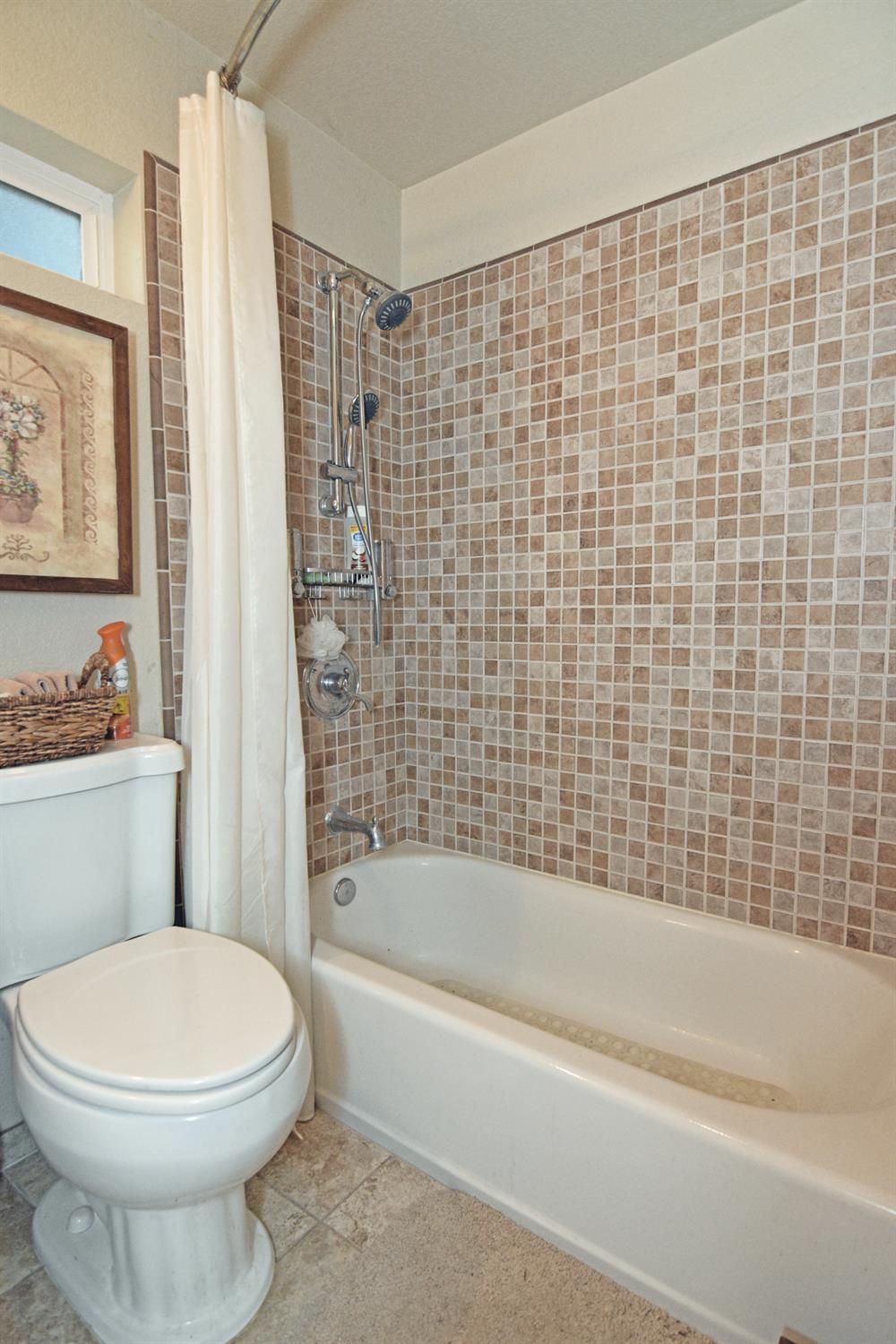 1701 Sylvia Ct, Turlock, CA 95382