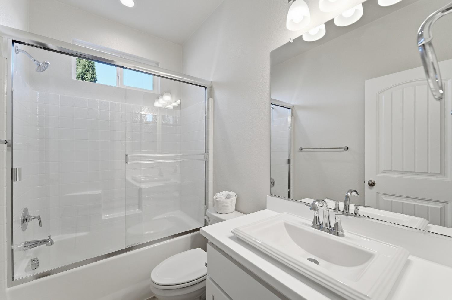 4376 Icon Ave, Modesto, CA 95356
