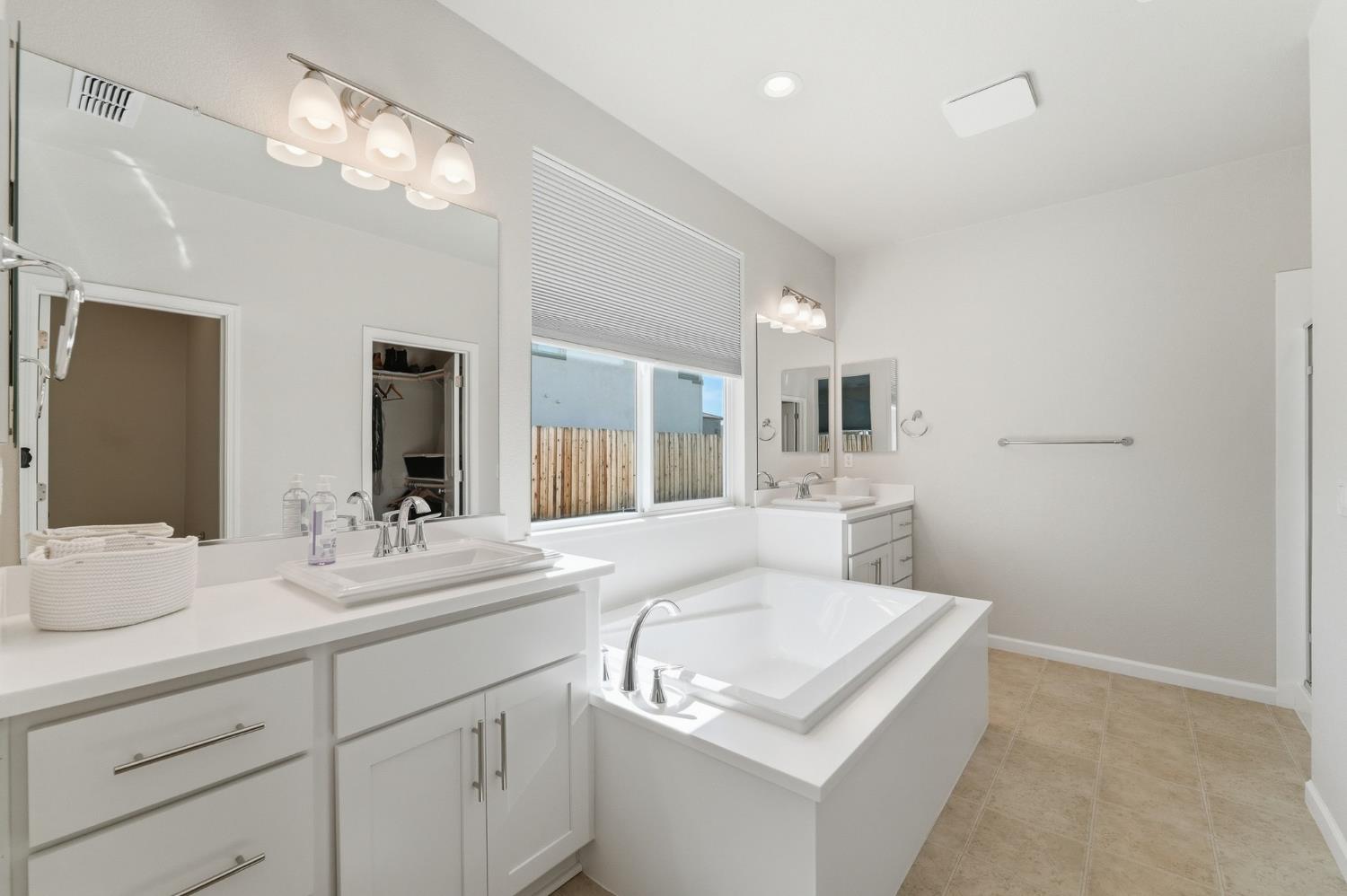 4376 Icon Ave, Modesto, CA 95356