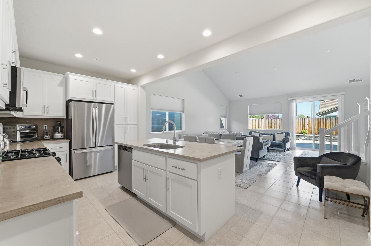 4376 Icon Ave, Modesto, CA 95356