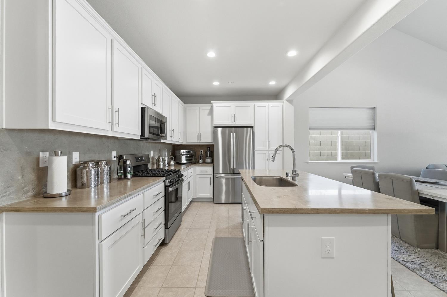4376 Icon Ave, Modesto, CA 95356