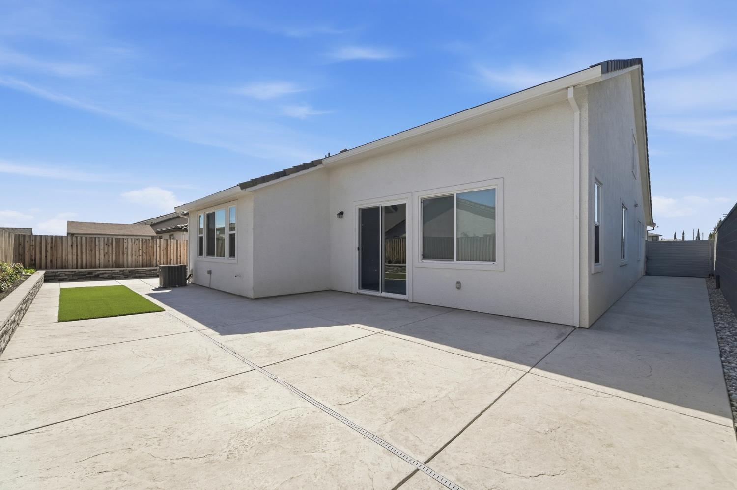 4376 Icon Ave, Modesto, CA 95356