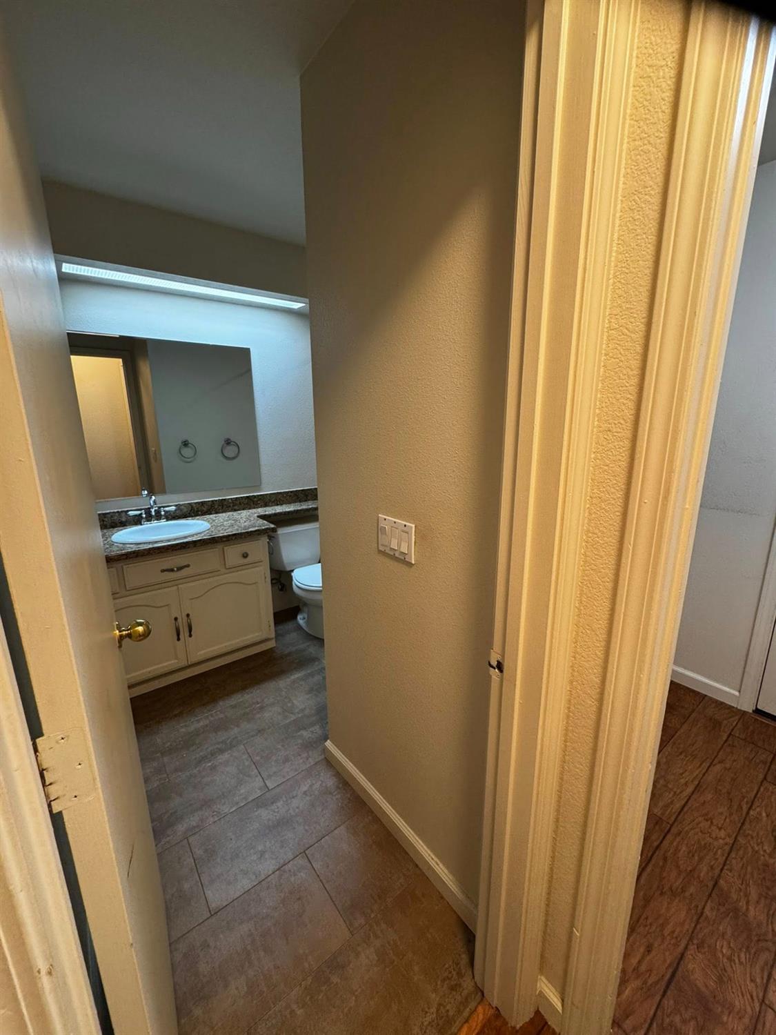 1080 Ruess Rd, Ripon, CA 95366