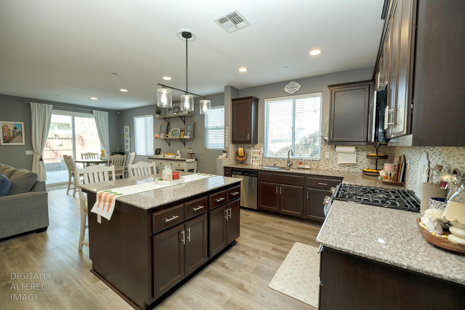 901 Haycastle Ct, Newman, CA 95360