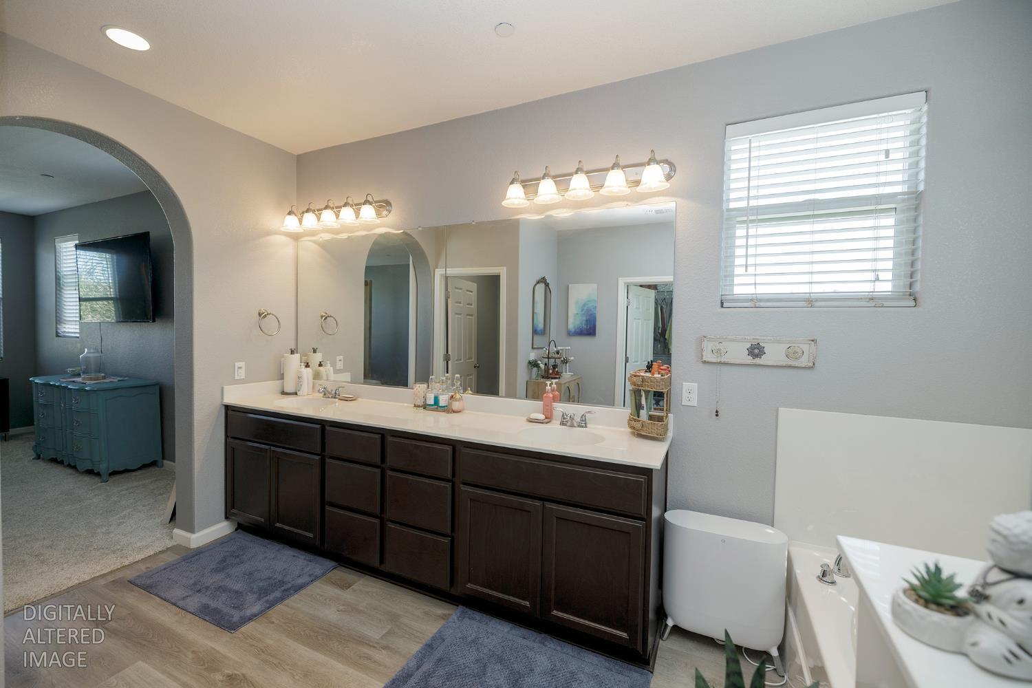 901 Haycastle Ct, Newman, CA 95360