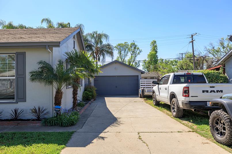 1424 Roseburg Ave, Modesto, CA 95350