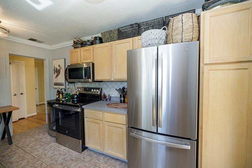 1424 Roseburg Ave, Modesto, CA 95350