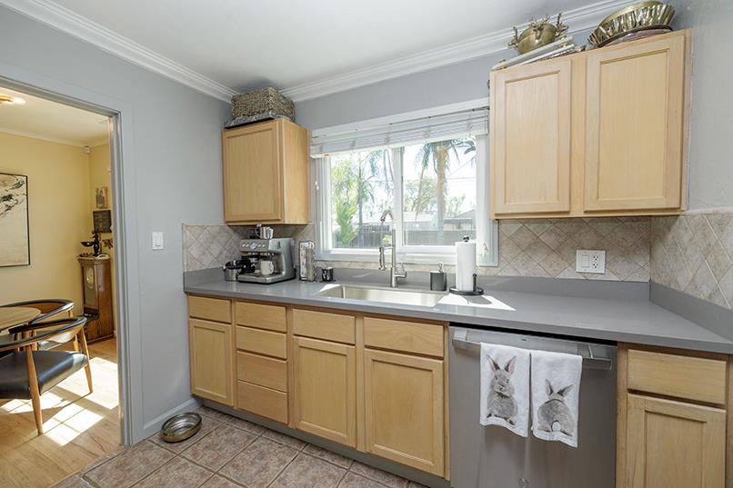 1424 Roseburg Ave, Modesto, CA 95350