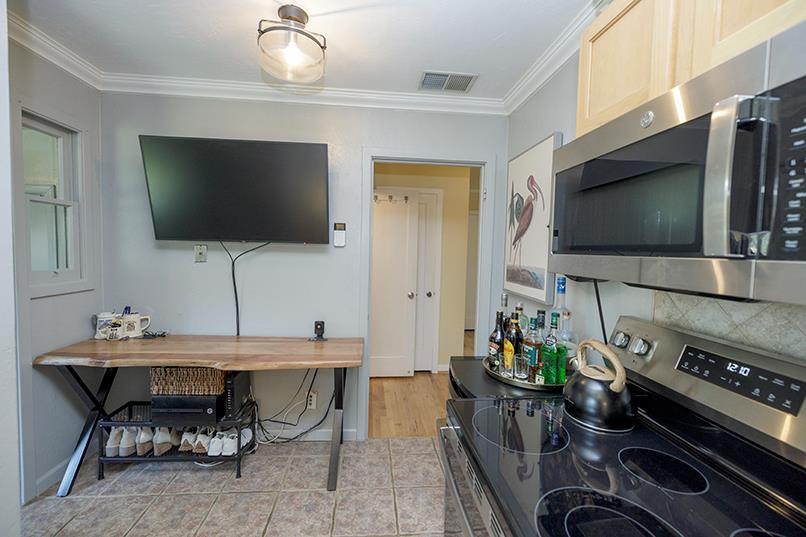 1424 Roseburg Ave, Modesto, CA 95350