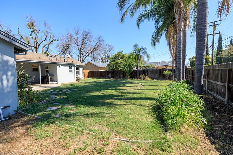 1424 Roseburg Ave, Modesto, CA 95350