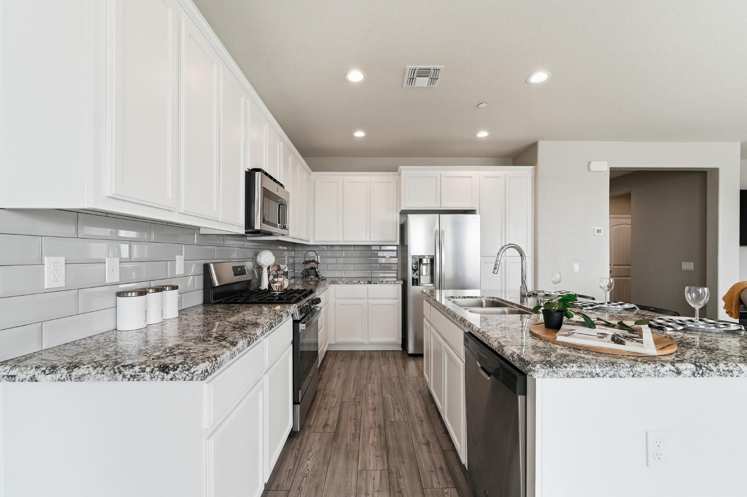 656 Chestnut St, Oakdale, CA 95361