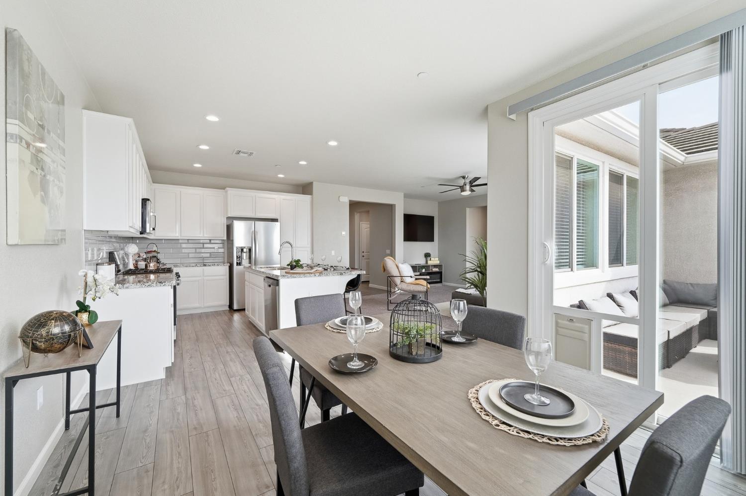 656 Chestnut St, Oakdale, CA 95361