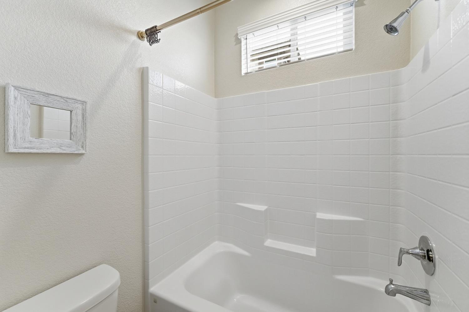 656 Chestnut St, Oakdale, CA 95361