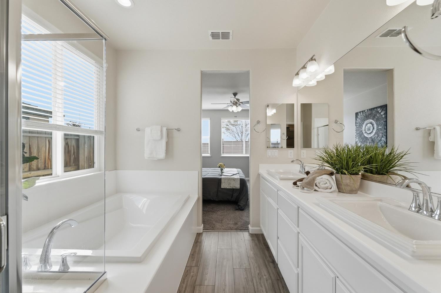 656 Chestnut St, Oakdale, CA 95361