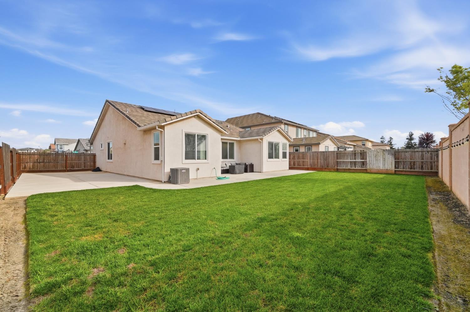 656 Chestnut St, Oakdale, CA 95361