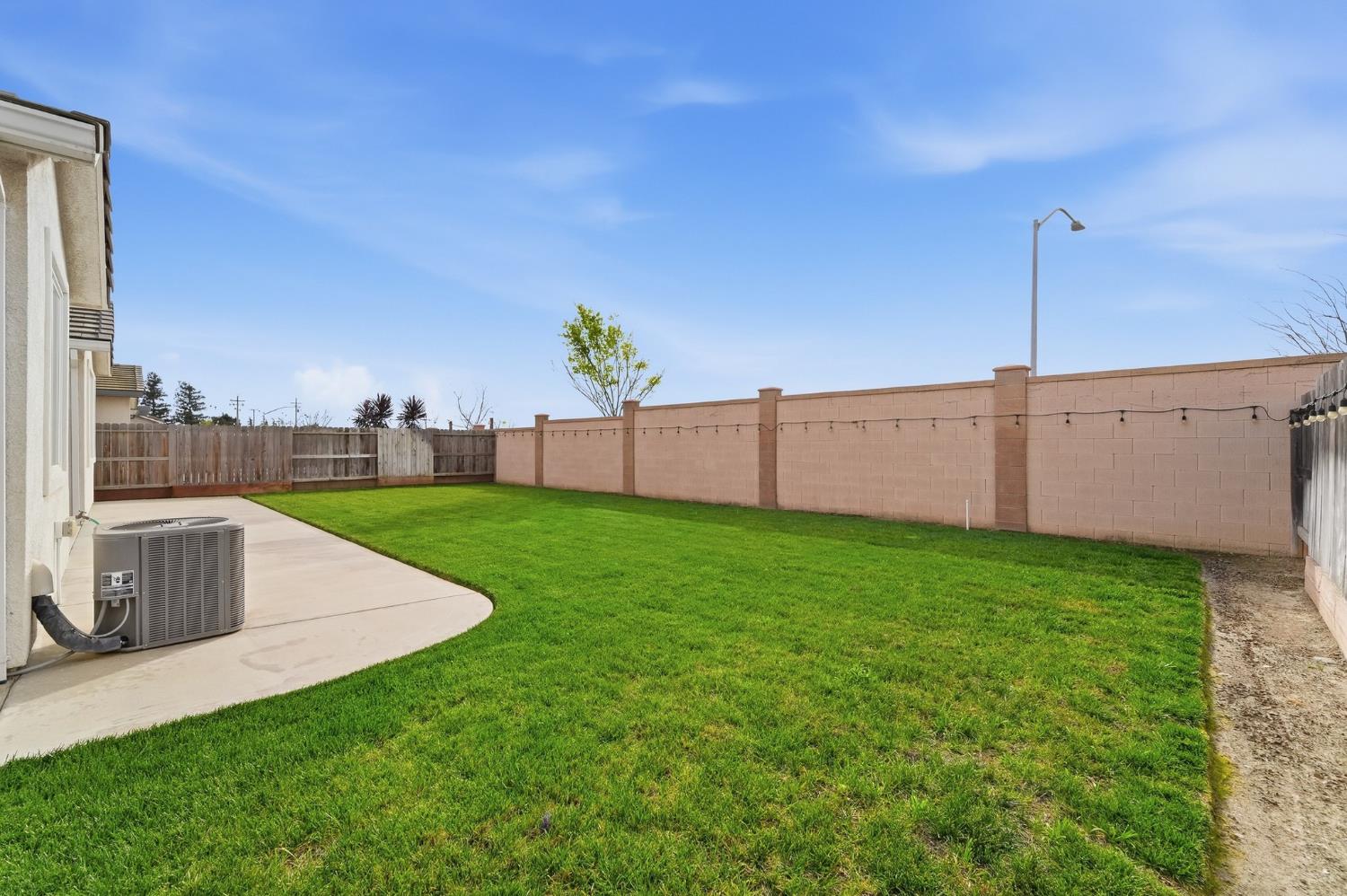 656 Chestnut St, Oakdale, CA 95361