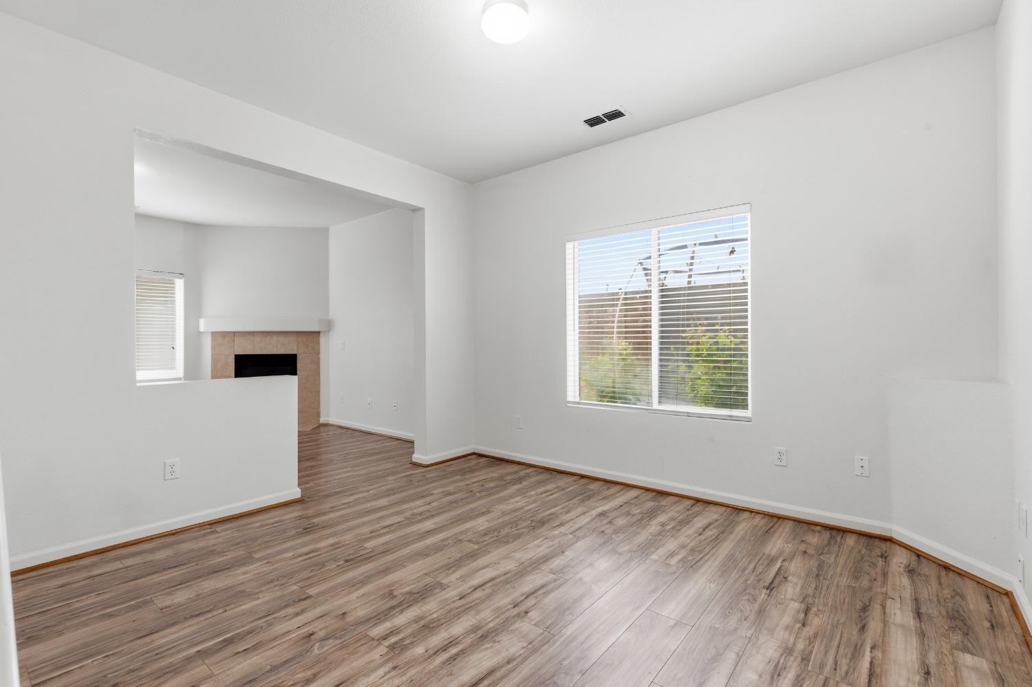 3616 Carson Oak Dr, Modesto, CA 95355