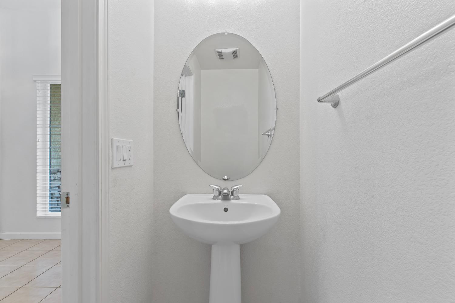 3616 Carson Oak Dr, Modesto, CA 95355