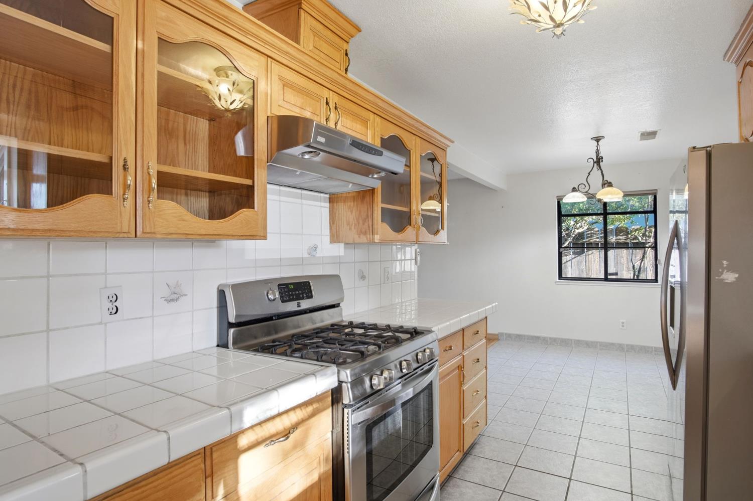 617 Mary Todd Ln, Modesto, CA 95354