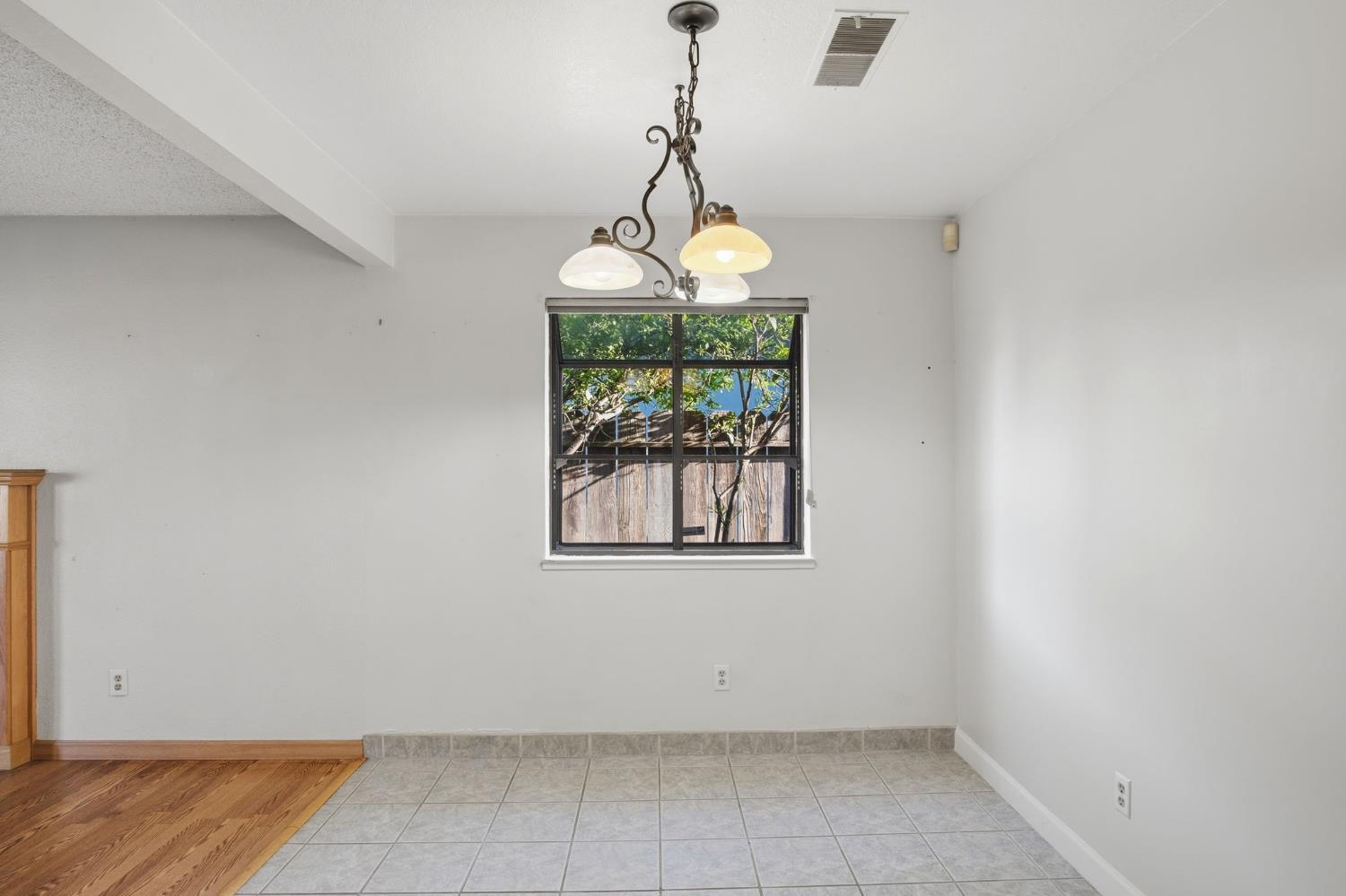 617 Mary Todd Ln, Modesto, CA 95354