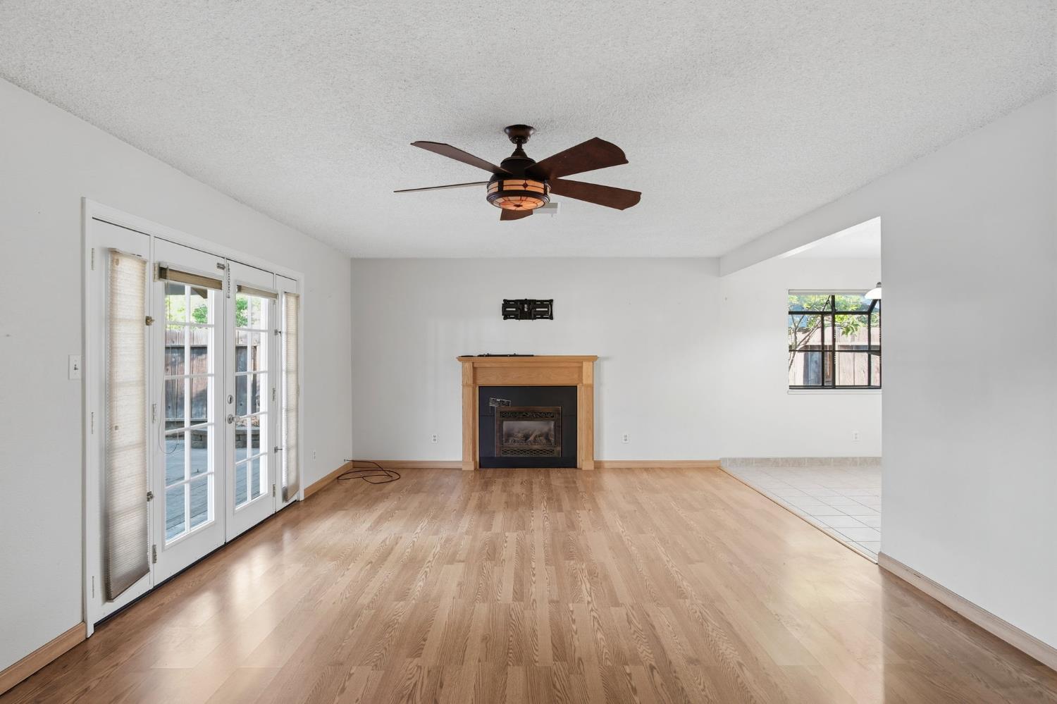 617 Mary Todd Ln, Modesto, CA 95354