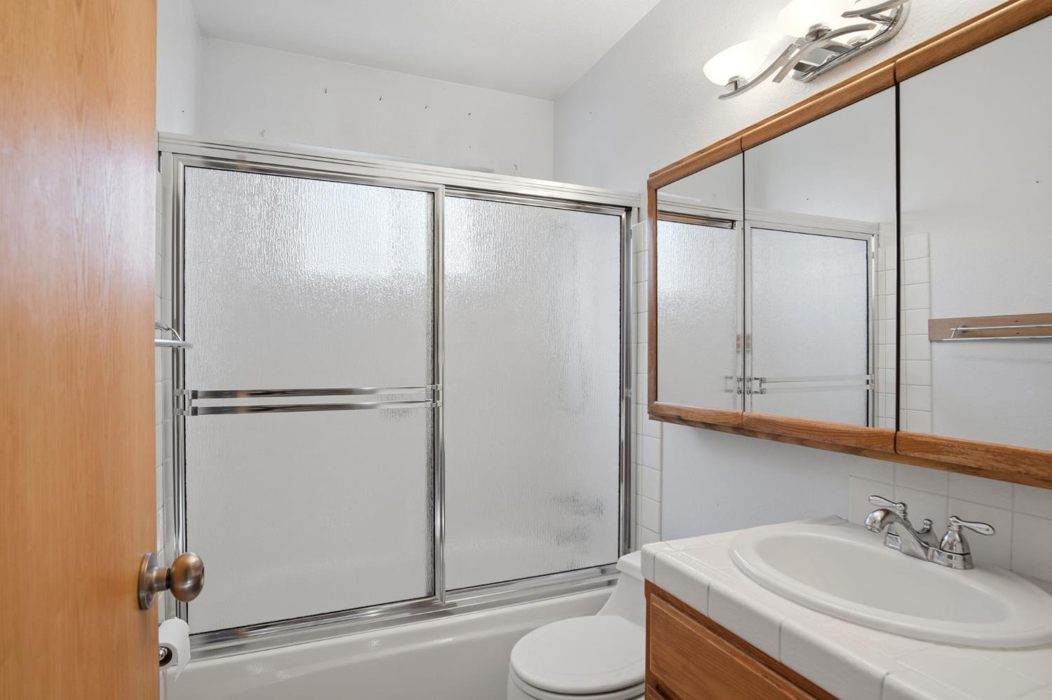 617 Mary Todd Ln, Modesto, CA 95354