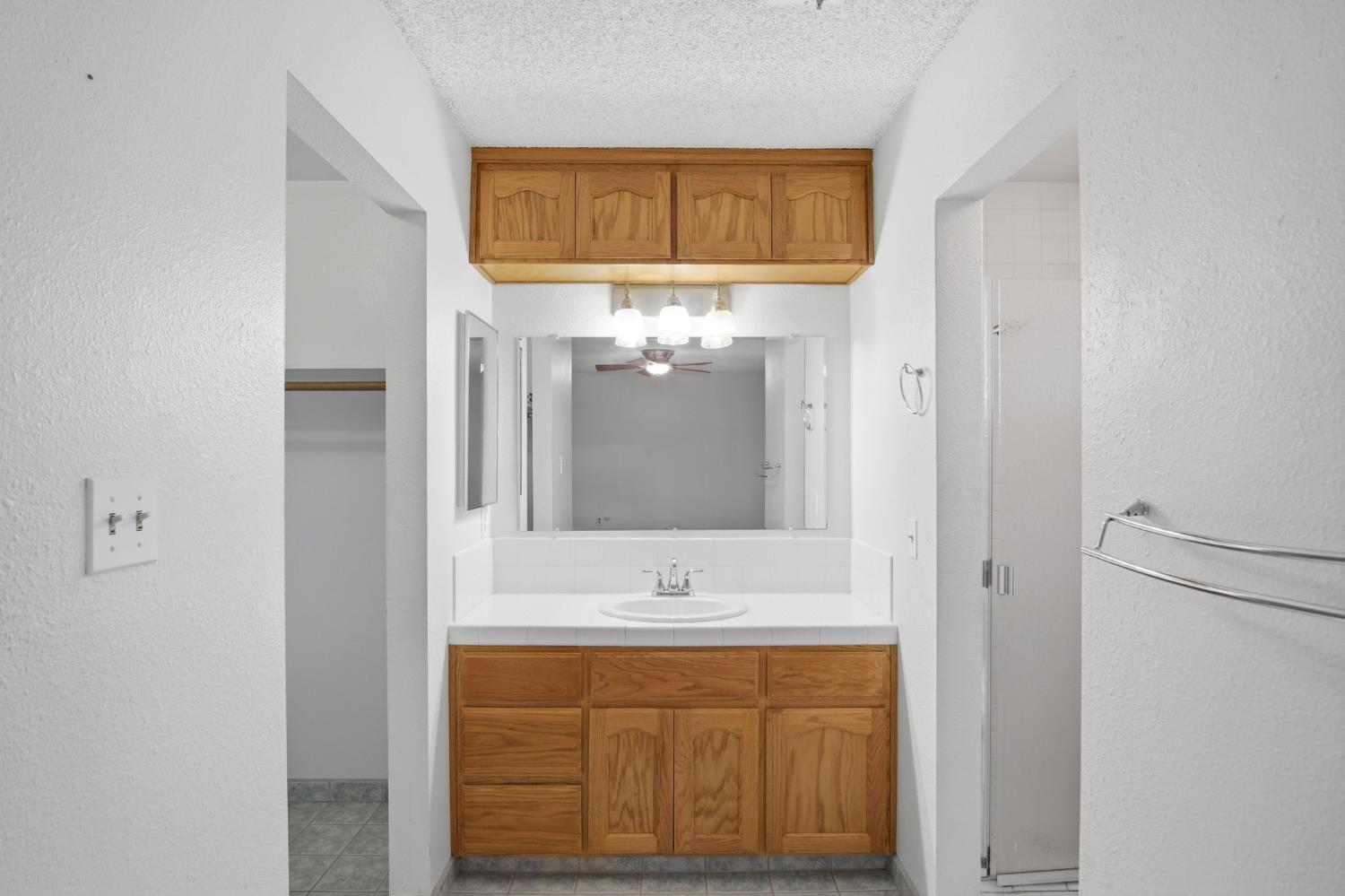 617 Mary Todd Ln, Modesto, CA 95354