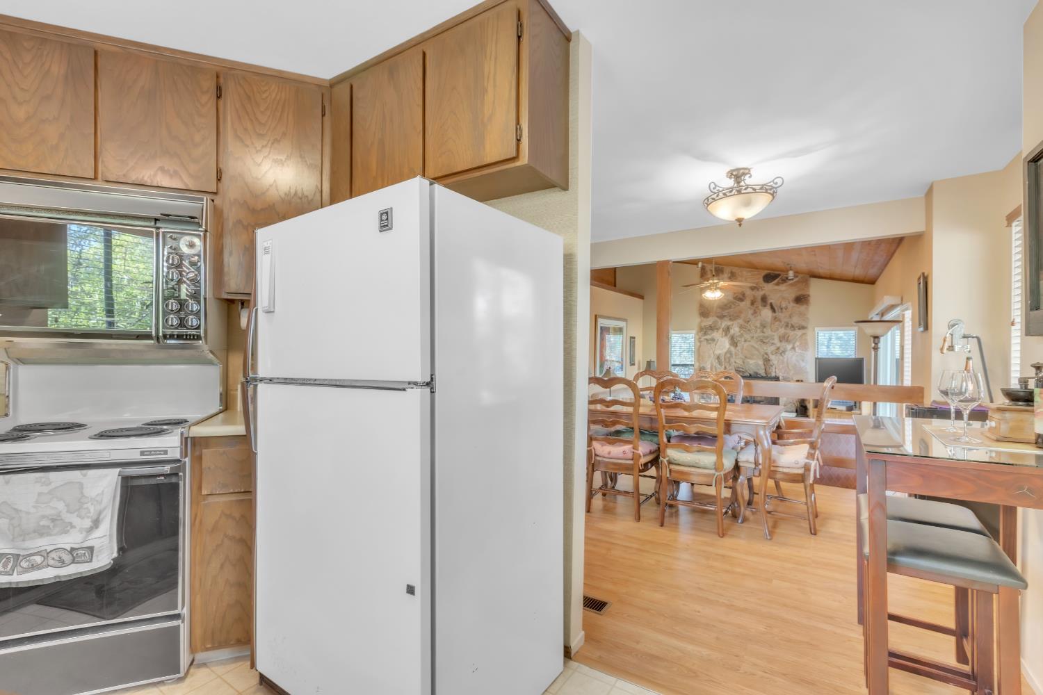 65 Poker Flat Rd, Copperopolis, CA 95228