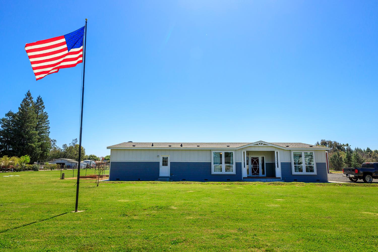 12420 Lancaster Rd, Oakdale, CA 95361