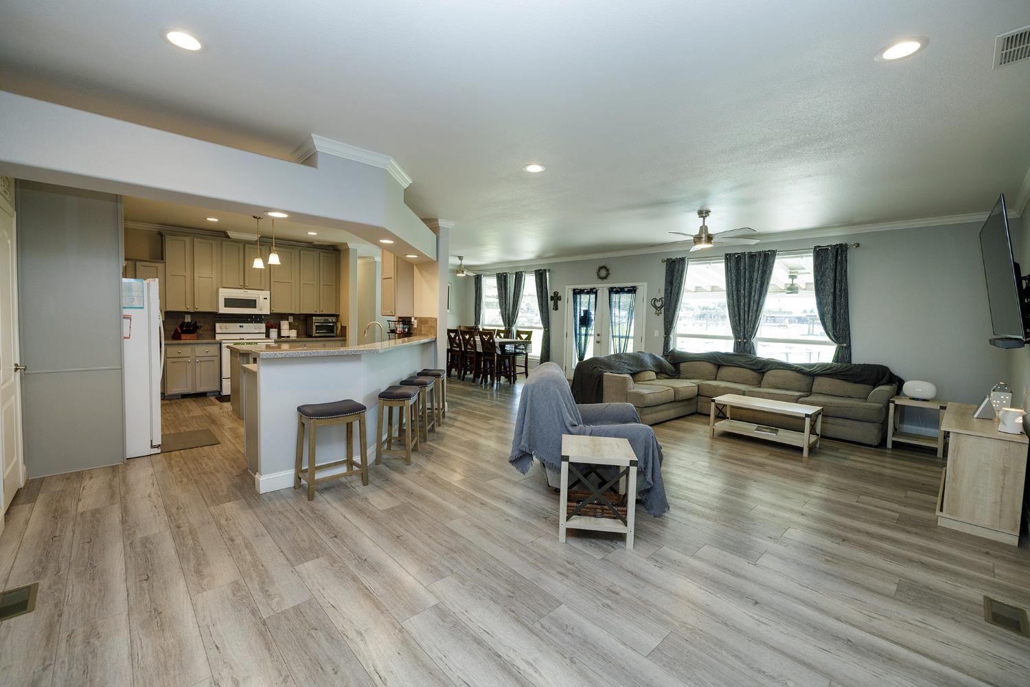 12420 Lancaster Rd, Oakdale, CA 95361