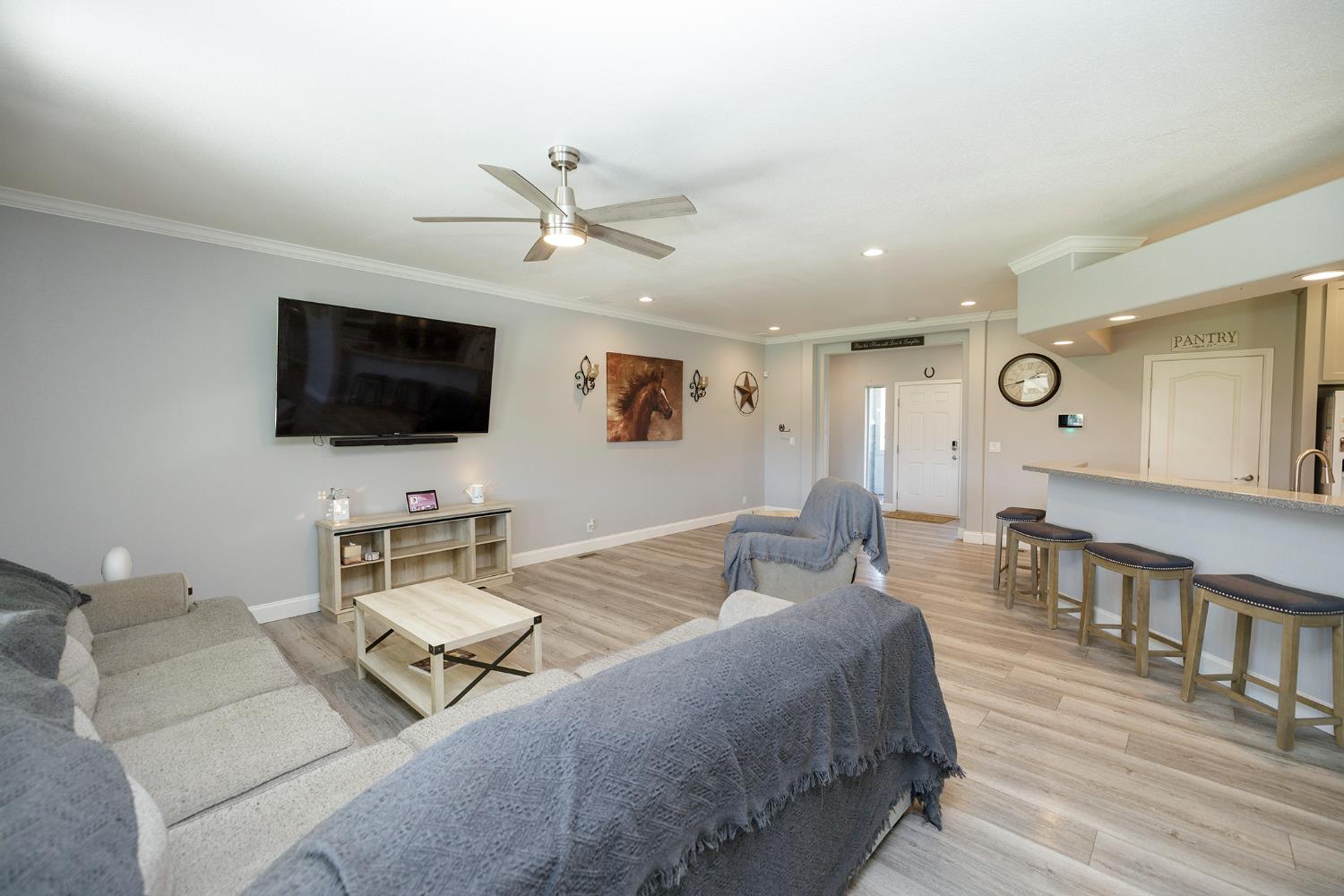 12420 Lancaster Rd, Oakdale, CA 95361