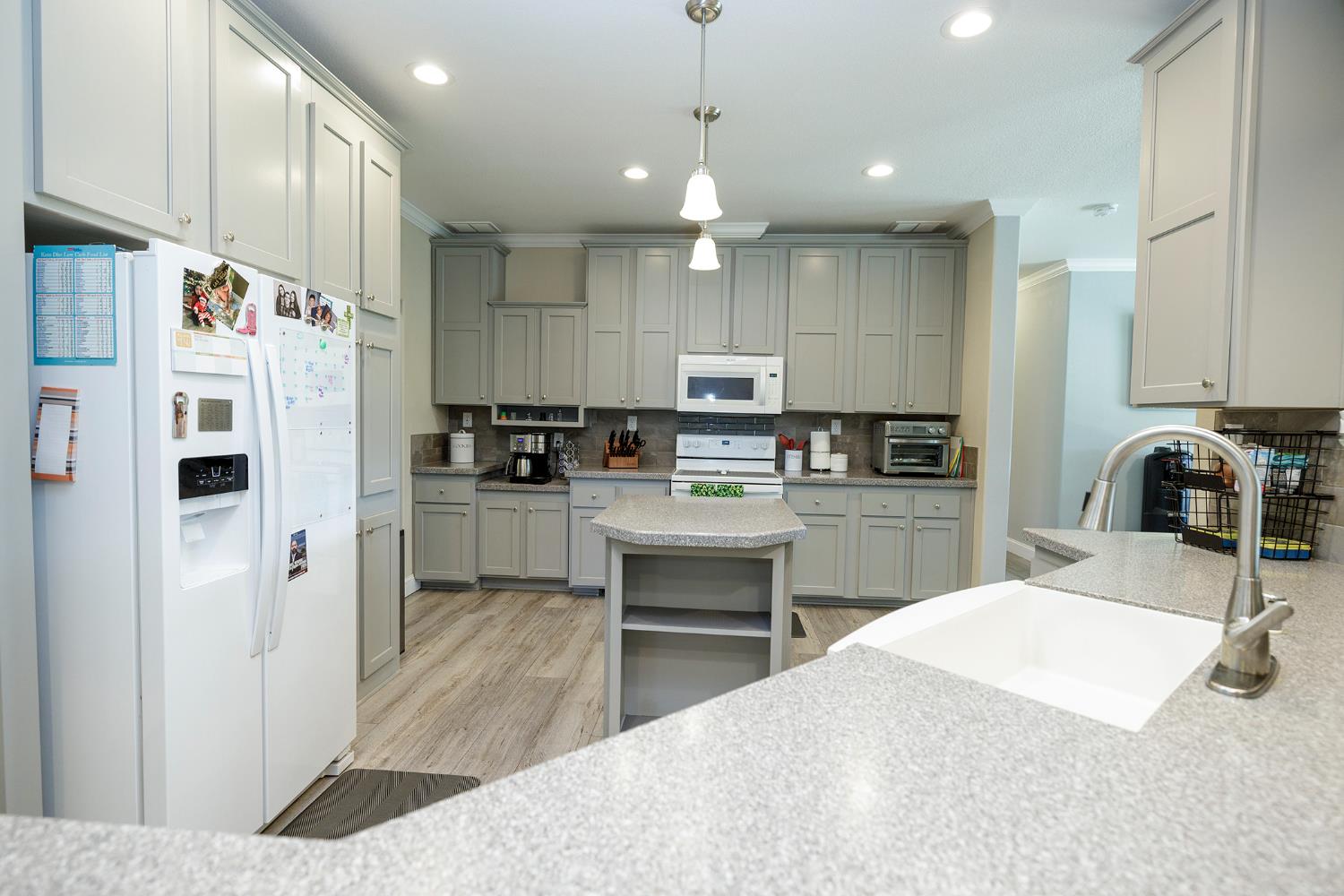 12420 Lancaster Rd, Oakdale, CA 95361