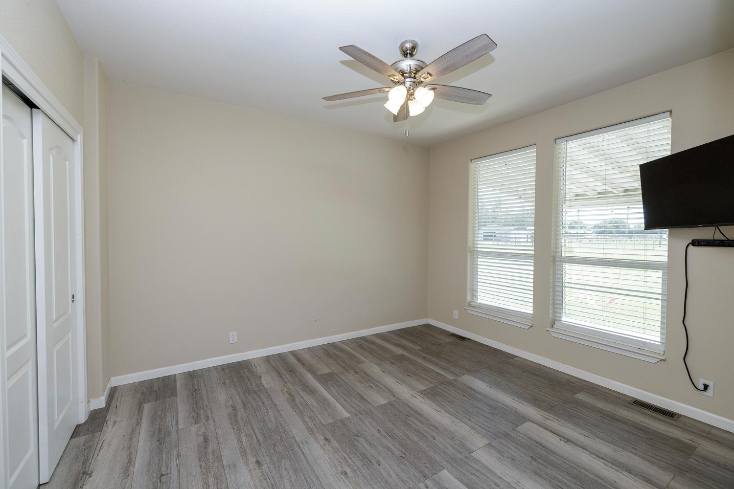 12420 Lancaster Rd, Oakdale, CA 95361