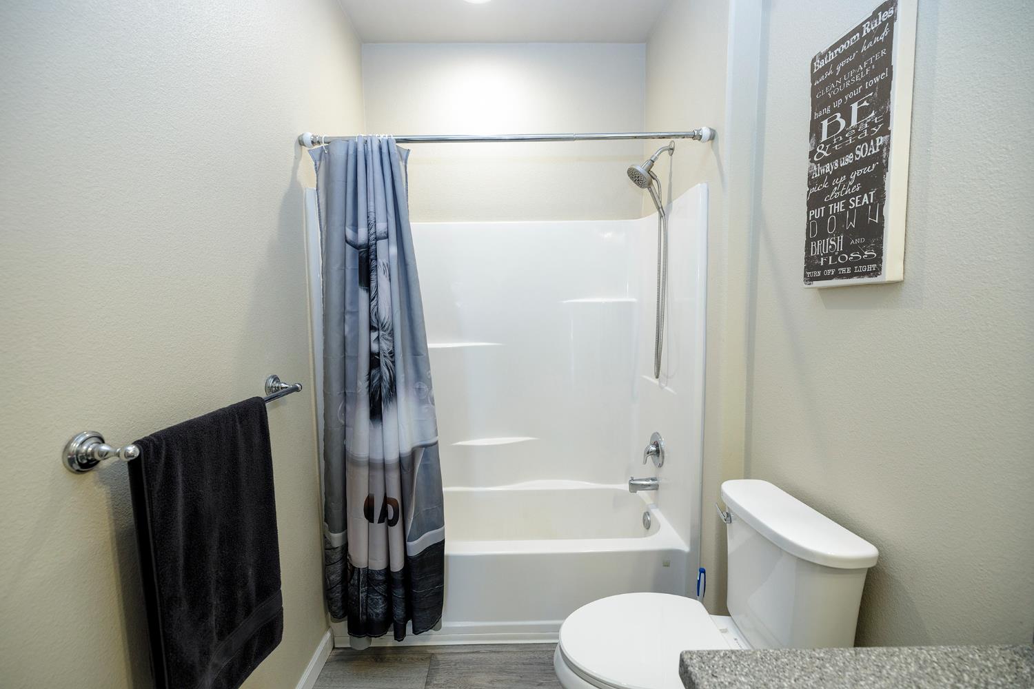 12420 Lancaster Rd, Oakdale, CA 95361