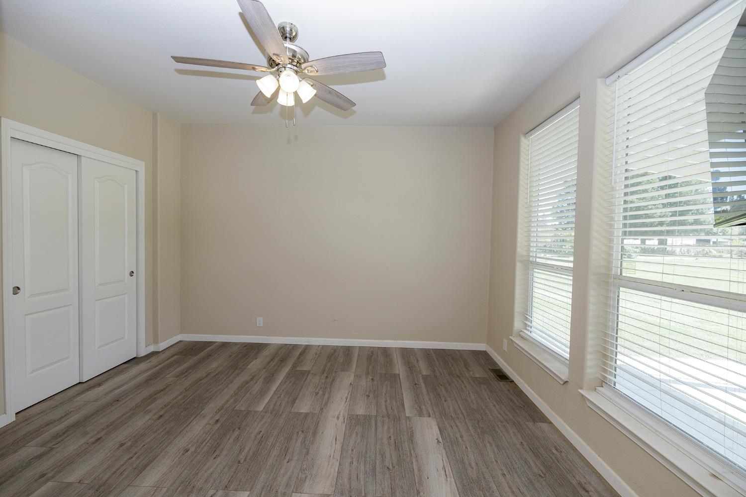 12420 Lancaster Rd, Oakdale, CA 95361