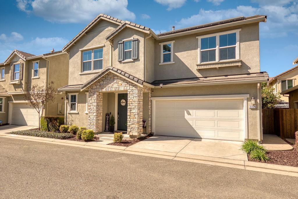 2228 Gallery Dr, Riverbank, CA 95367