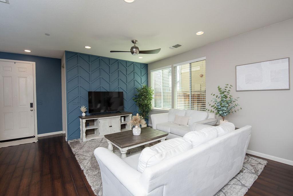 2228 Gallery Dr, Riverbank, CA 95367