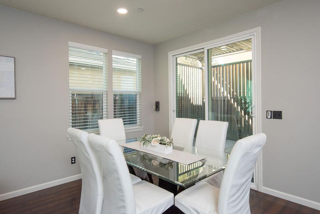 2228 Gallery Dr, Riverbank, CA 95367