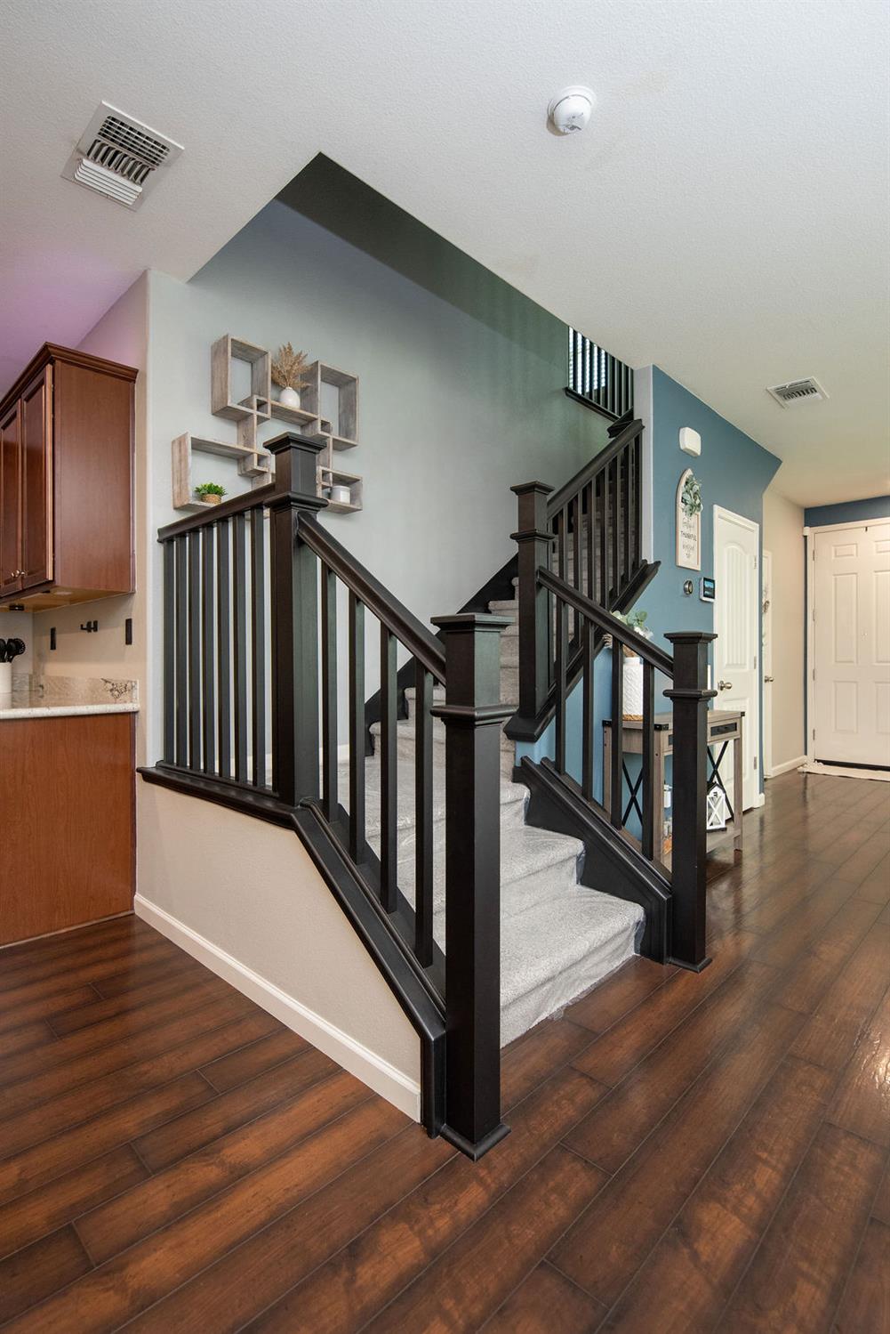 2228 Gallery Dr, Riverbank, CA 95367