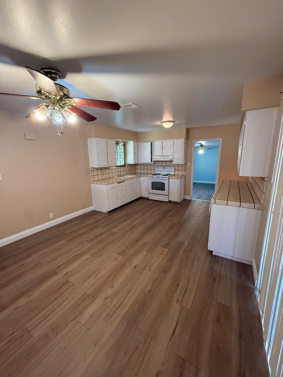 312 N N Santa Ana St, Los Banos, CA 93635