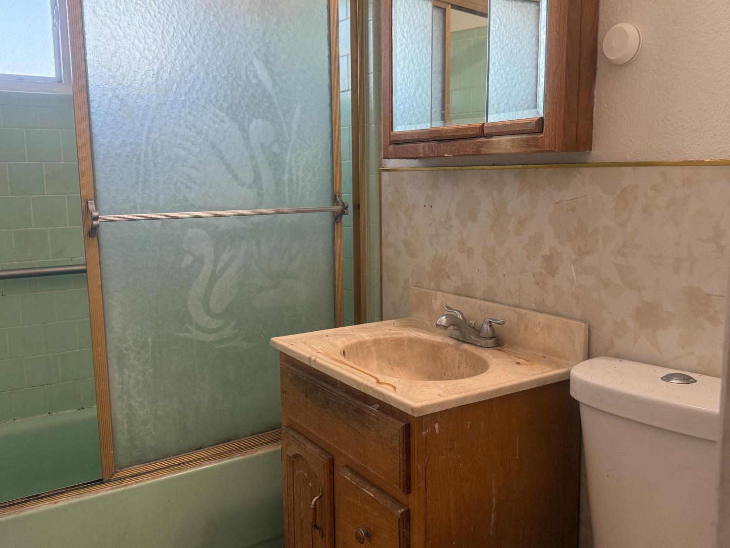 6445 7th St, Riverbank, CA 95367