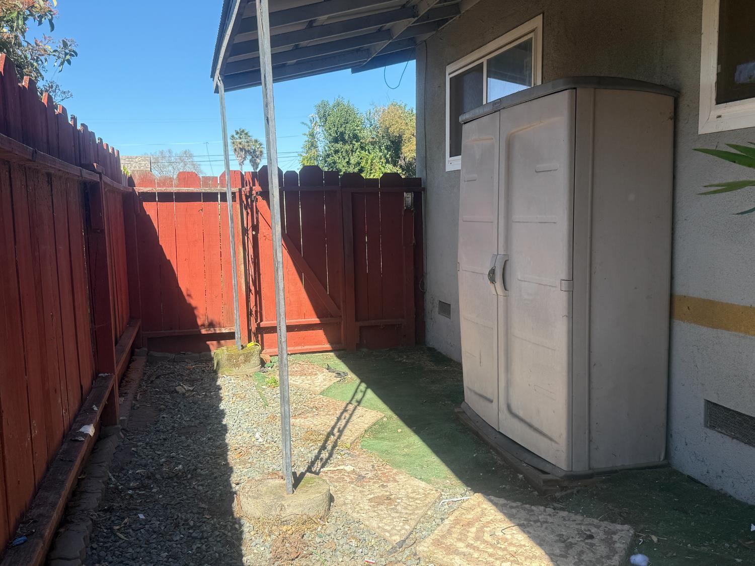 6445 7th St, Riverbank, CA 95367