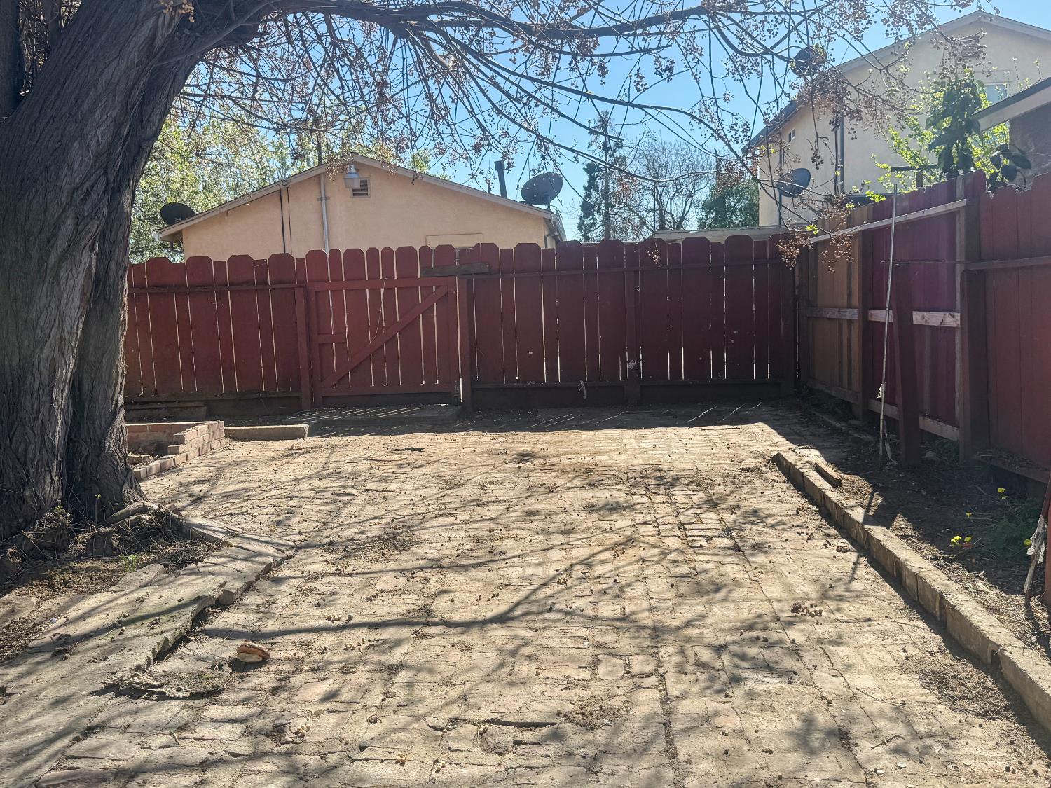 6445 7th St, Riverbank, CA 95367