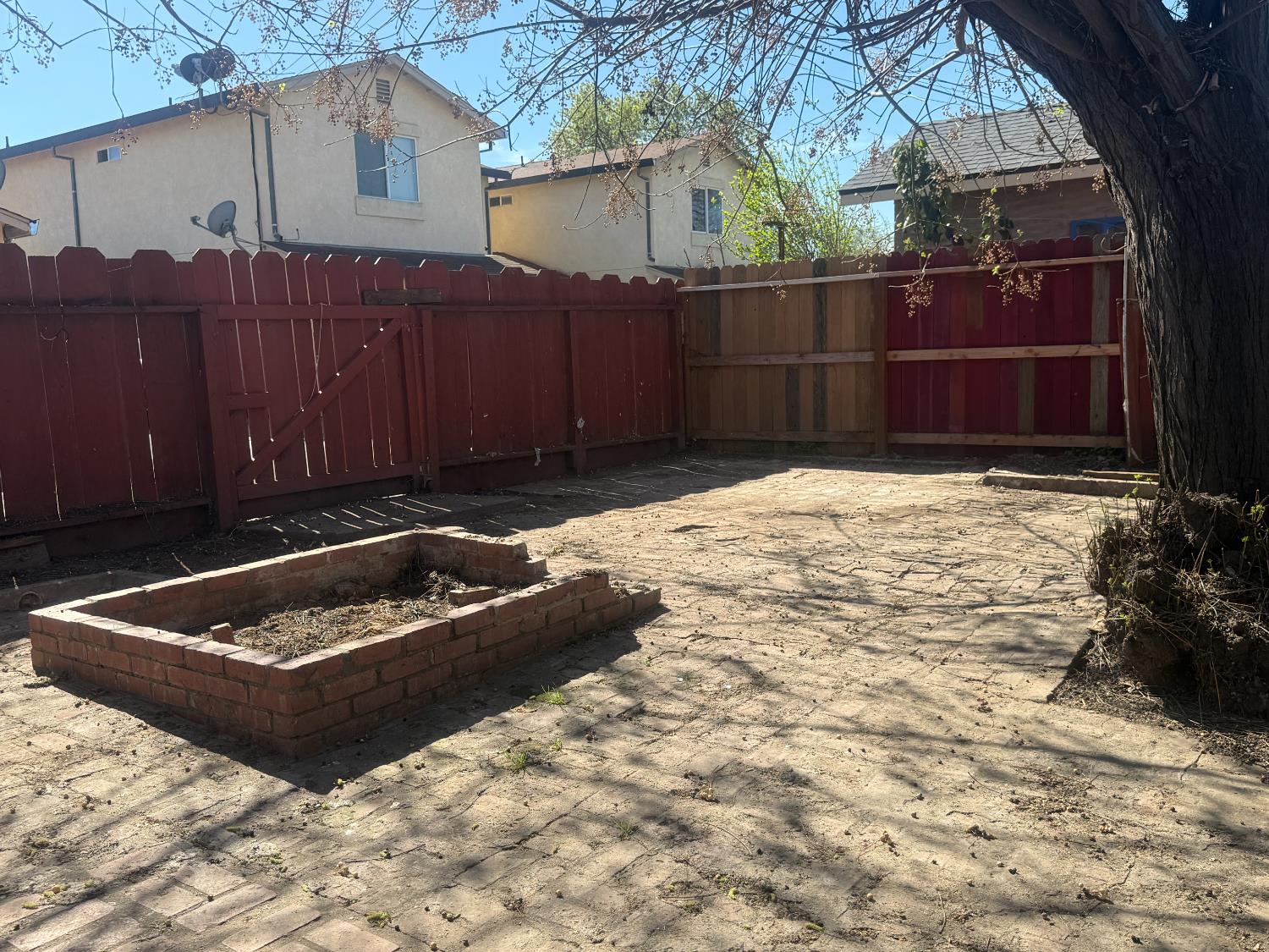 6445 7th St, Riverbank, CA 95367