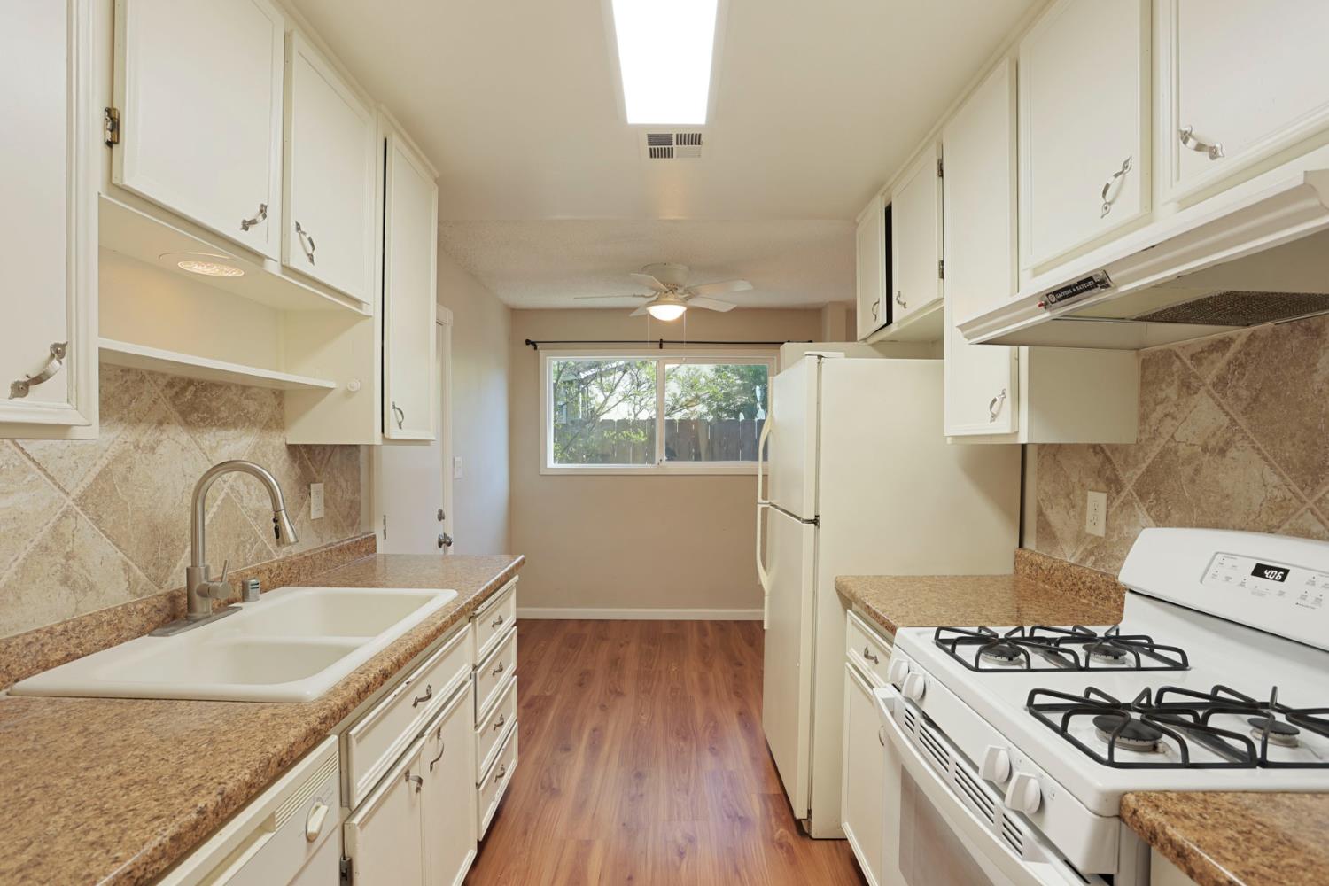 788 Mann Ct, Oakdale, CA 95361