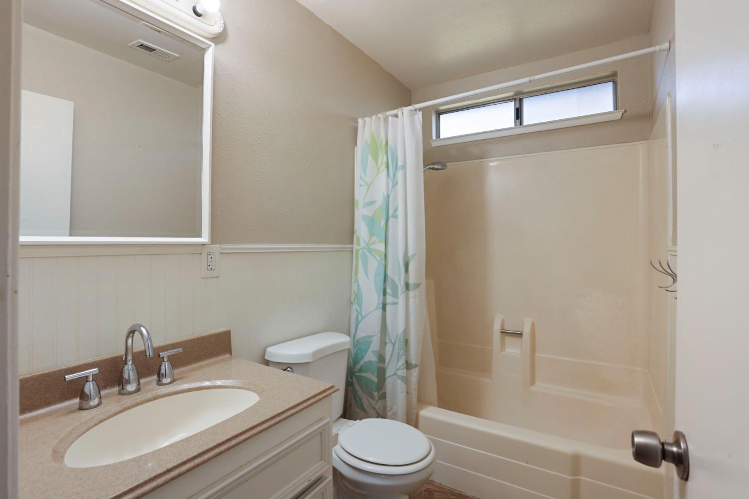 788 Mann Ct, Oakdale, CA 95361