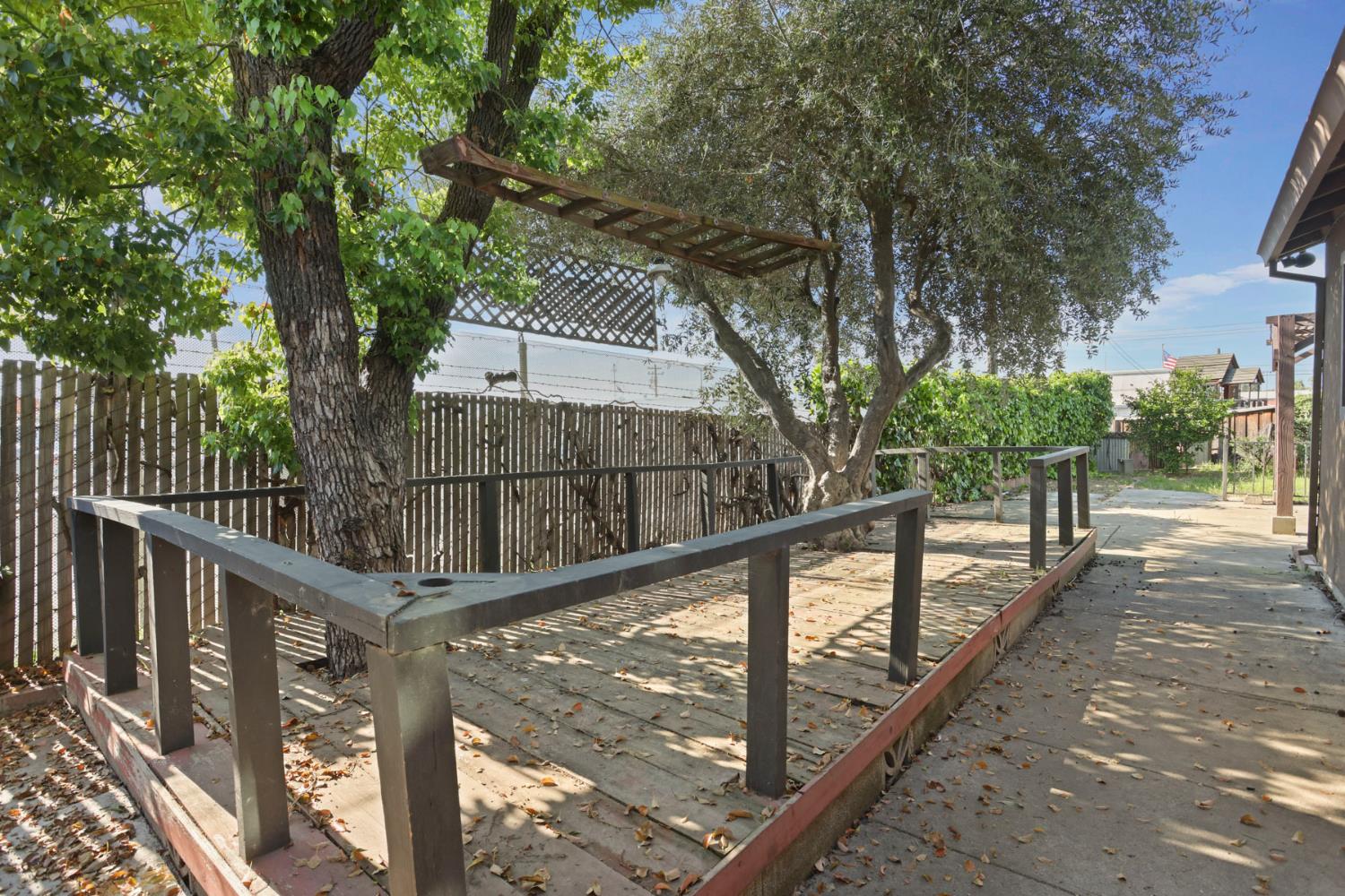 788 Mann Ct, Oakdale, CA 95361