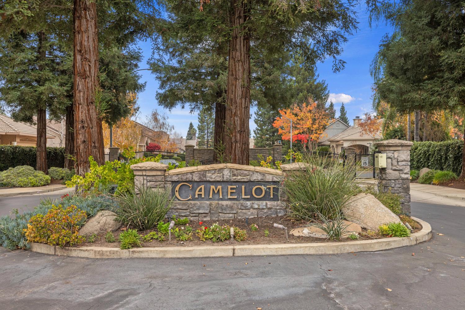 2067 Robin Hood Ln, Merced, CA 95340